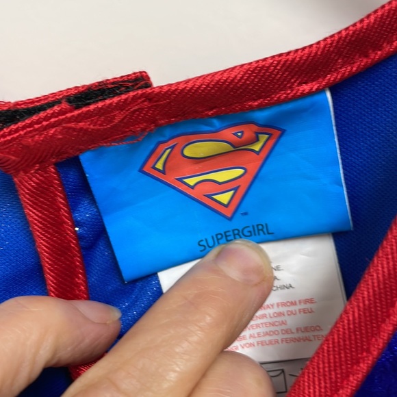 Kids Supergirl Costume - Picture 2 of 11